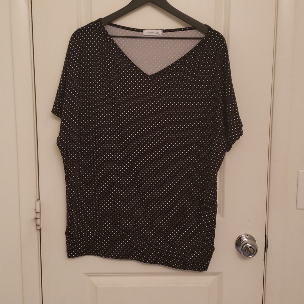 Michelle Mae 2x Black Polka Dot V-Neck Short Sleeve Top